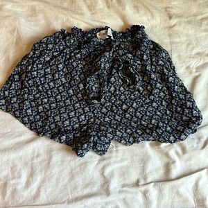 Floral Hollister blue ruffled shorts